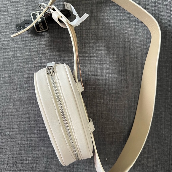 NWT STEVE MADDEN FANNY PACK BAG ON BELT - Picture 2 of 7